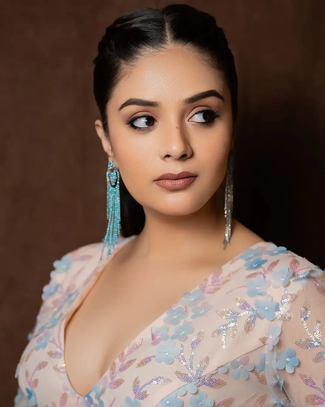 Maa TV Anchor Sreemukhi Stills in Long Pink Gown